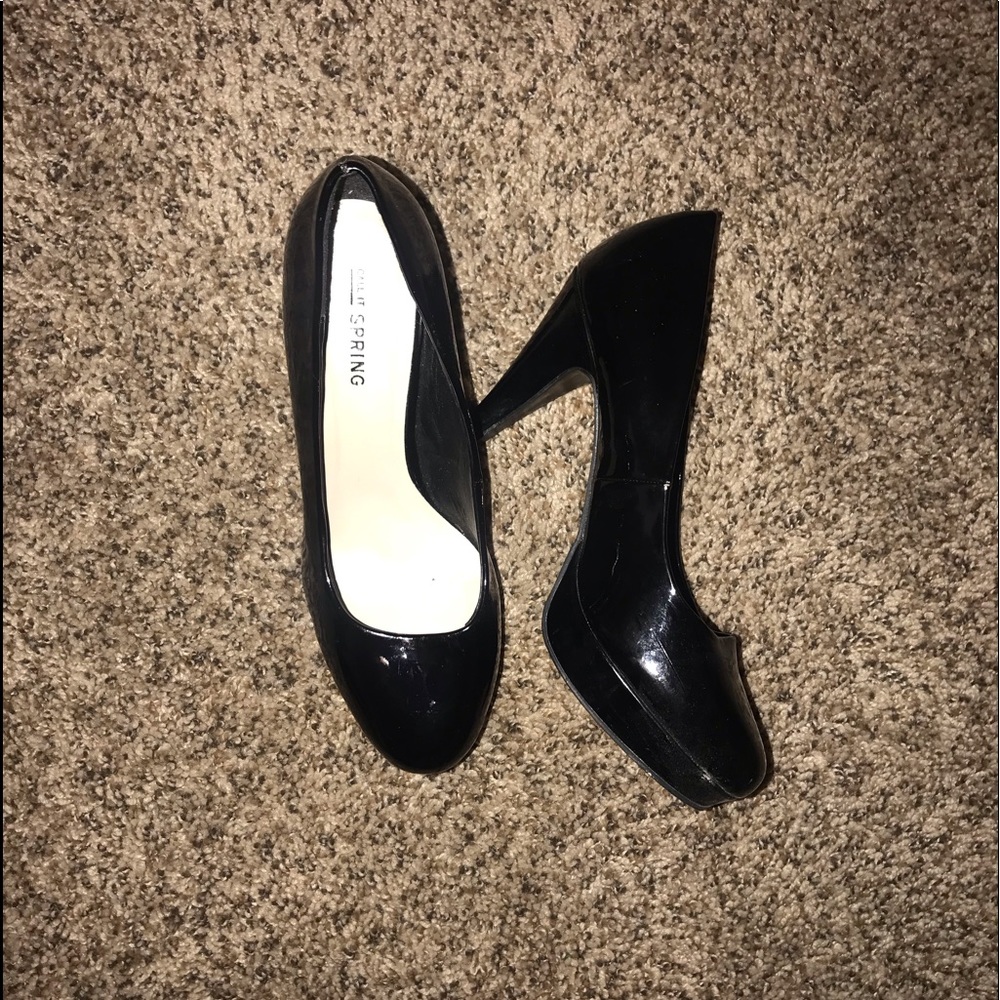 Black closed toe heels
